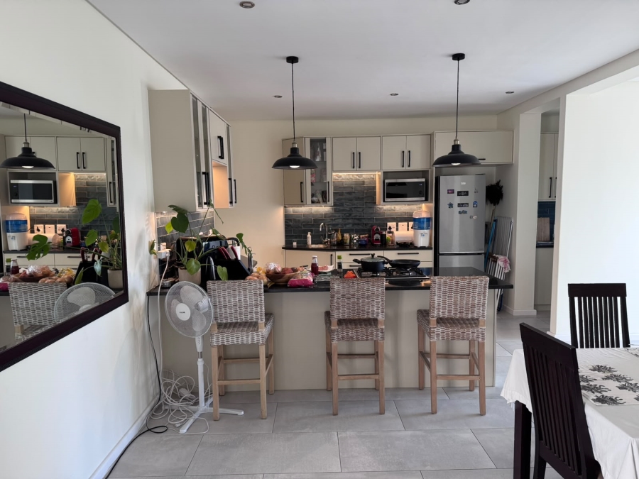 1 Bedroom Property for Sale in Sandown Western Cape